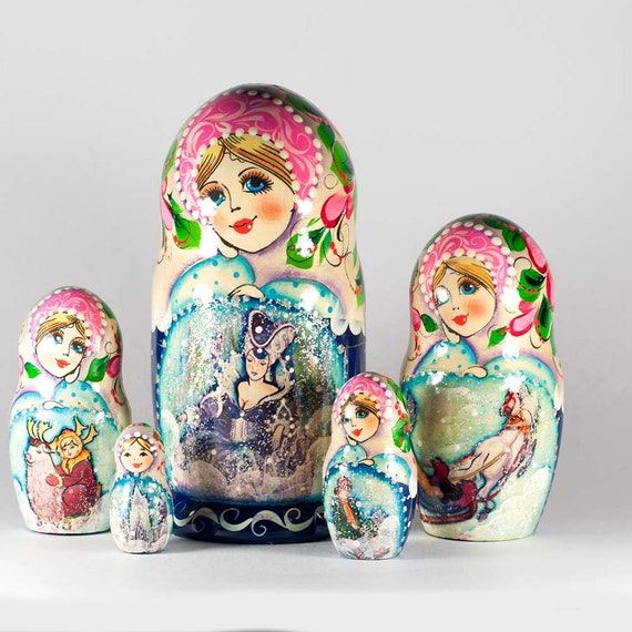 queen nesting dolls