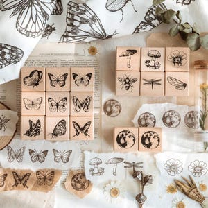Schmetterling Holzstempel – SELLOFF -50%, Zauberhafte Butterfly-Motive fürs Scrapbooking | Stempel mit Schaumstoffpolsterung, 3,3 × 3,3 cm