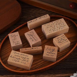 Coffret de 8 tampons rétro en bois avec textes inspirants | Tampons en bois, dictons cursifs pour scrapbooking, journaling et DIY