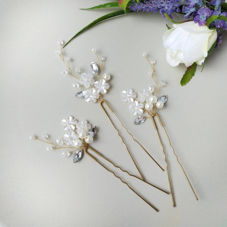 Wedding hair piece Gold bridal hair pins Set of 3 hair pins Flower headpiece Bridal hairpiece