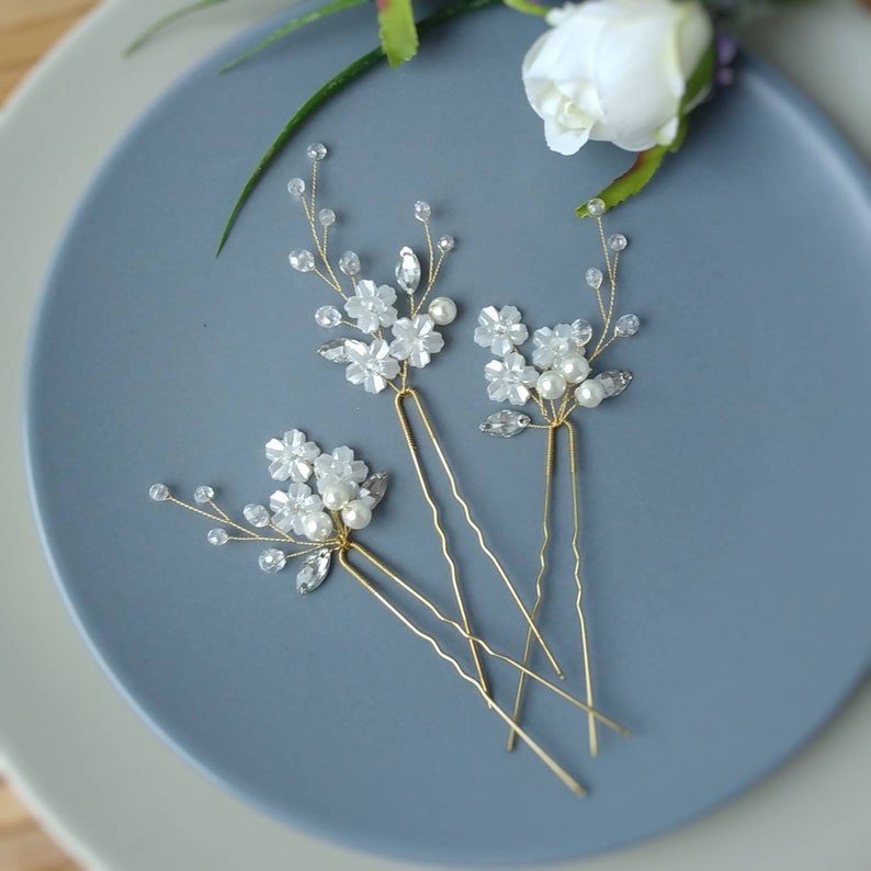 Wedding hair piece Gold bridal hair pins Set of 3 hair pins Flower headpiece Bridal hairpiece