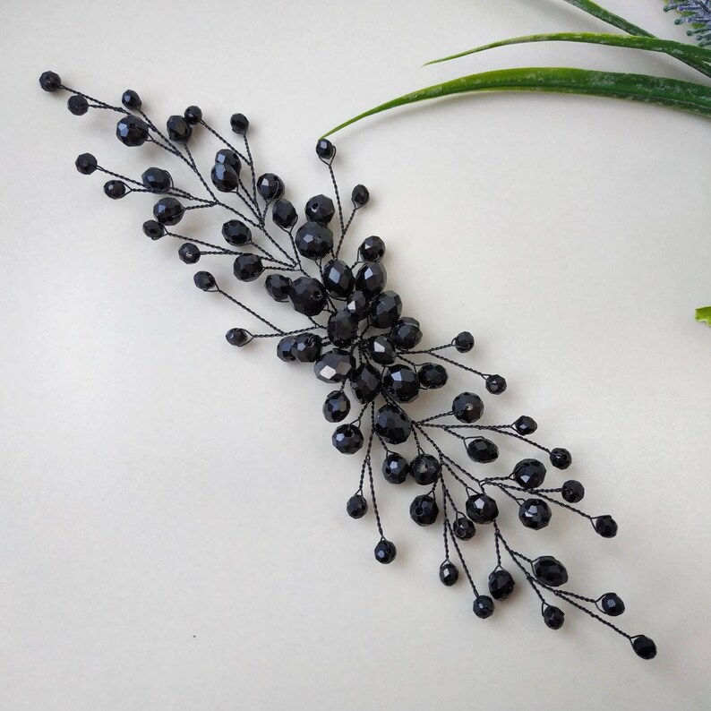 Веточки для декора. Украшения из проволоки и бусин. Прическа с веточкой из бусин. Веточка из бусин. Свадебное украшение для волос веточка.