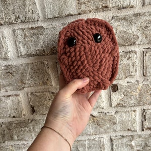 Sammy the ice cream sandwich crochet pattern