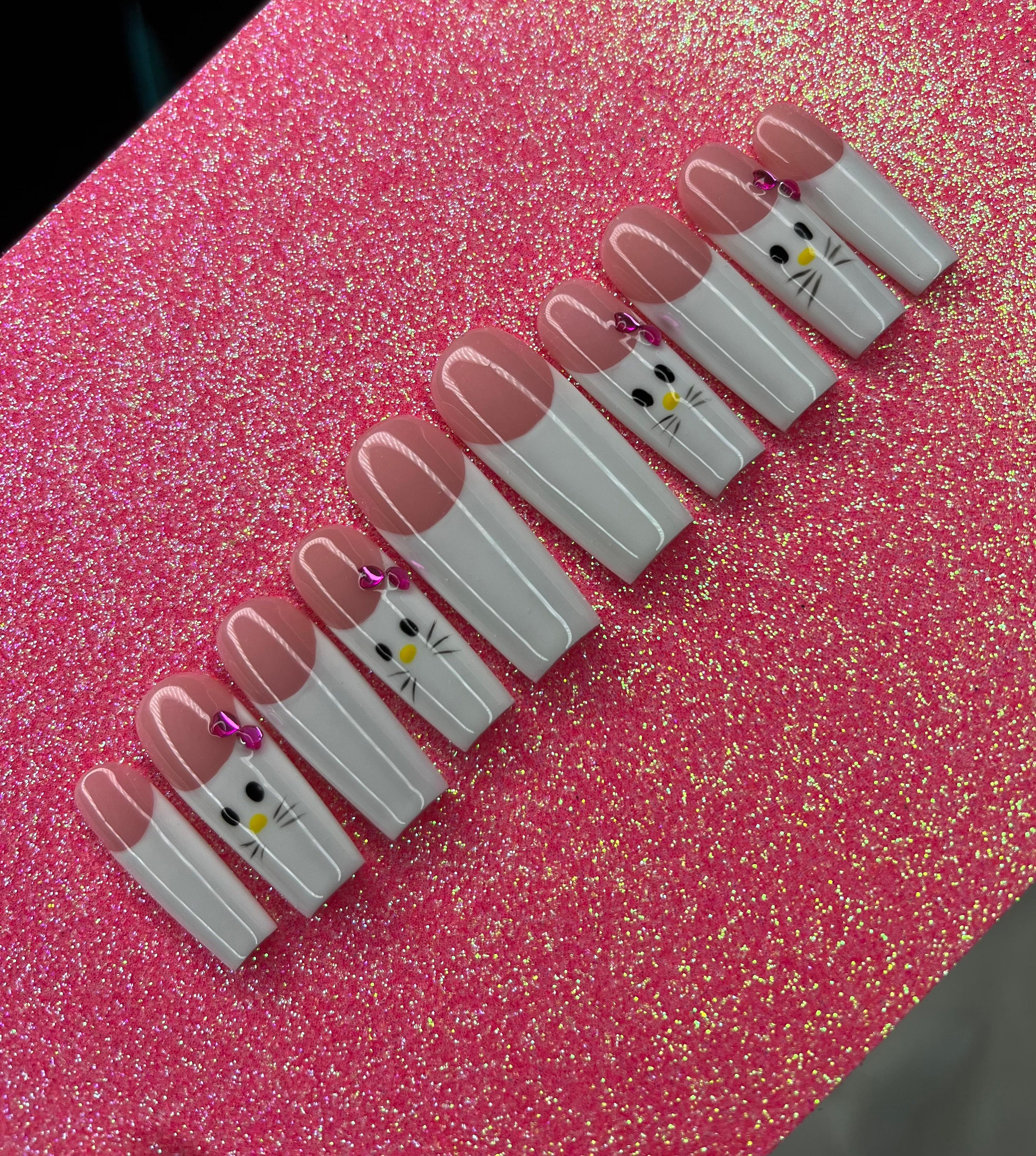 40 Style Hello Kitty Nails Charm Wearing Armor Y2K False Nail
