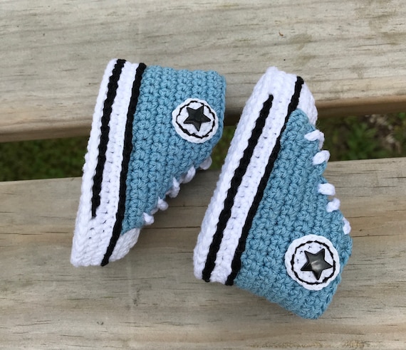 Pantuflas de zapatillas crochet estilo converse regalo Etsy México