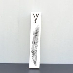 Mezuzah, Mezuzah-Fall, moderne Mezuzah, Mezuzah-Geschenk, Fledermaus Mitzvah, Judäa, jüdische Geschenke, jüdisches Hochzeitsgeschenk, Israel Art, Feder-Dekor