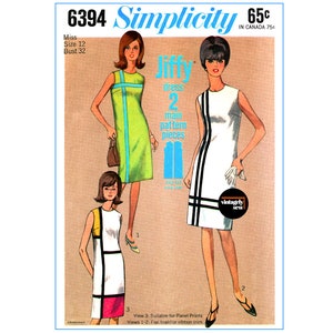 Peut inclure: Patron de couture Simplicity numéro 6394 pour une robe Jiffy avec deux pièces principales. Le patron est pour une robe sans manches avec un motif géométrique. La robe est présentée en trois combinaisons de couleurs différentes : vert et bleu, blanc et noir, et blanc, jaune, rose et noir.