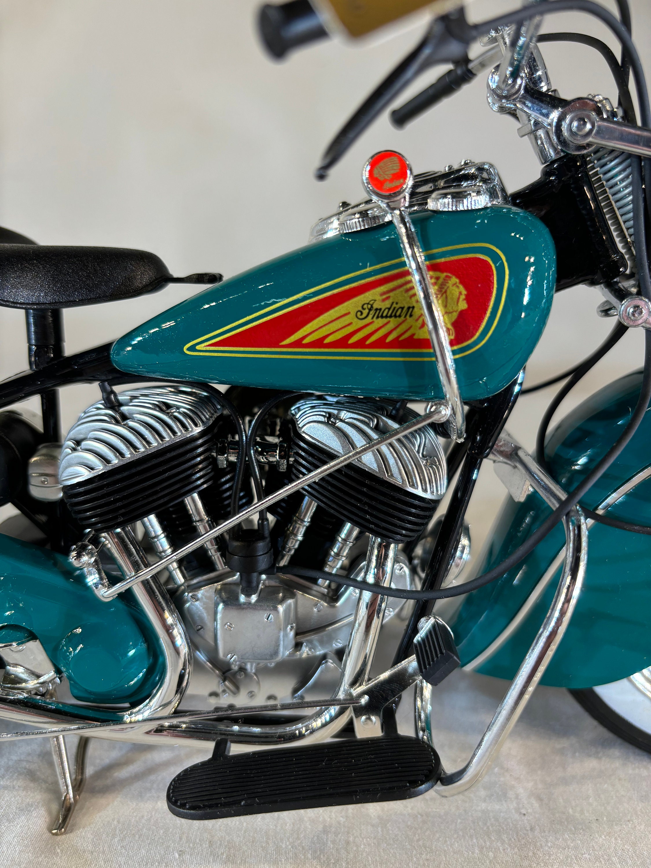 Guiloy 1/6 Metal 1948 Indian Chief 348 Ref. 16228 - Etsy Guiloy 1/6 Metal 1948 Indian Chief 348 Ref. 16228 - Etsy