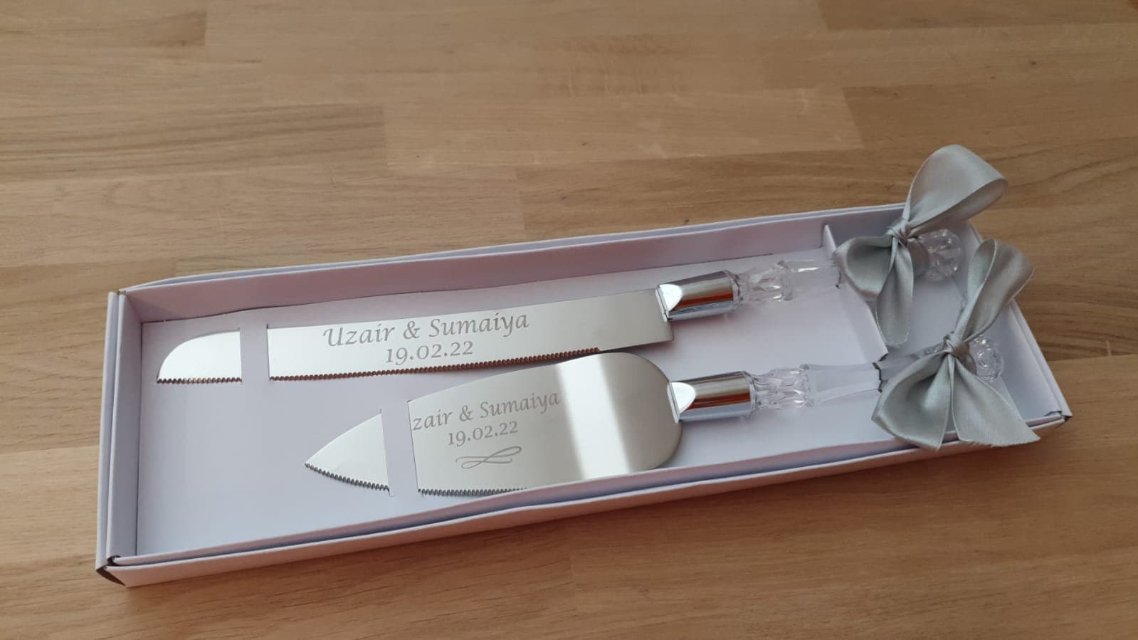 Personalised Engraved Wedding Cake Server Set with Free Ribbon Bows. Birthdays Anniversaries Gifts. Add Names & Date. Mr Mrs Gift