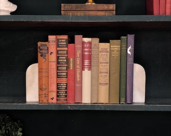 Libros por color / Decoración de diseño, Novelas de tapa dura