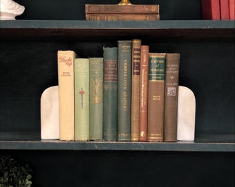 Libros por color / Decoración de diseño, Novelas de tapa dura