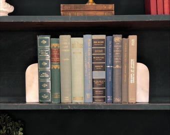 Libros por color / Decoración de diseño, Novelas de tapa dura