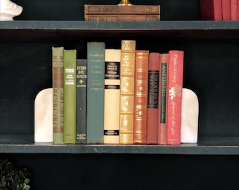 Libros por color / Decoración de diseño, Novelas de tapa dura