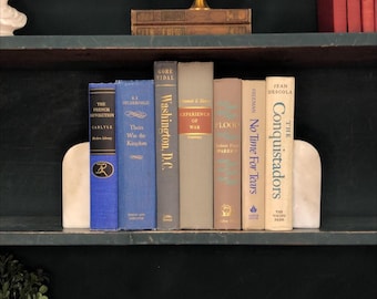 Libros por color / Decoración de diseño, Novelas de tapa dura