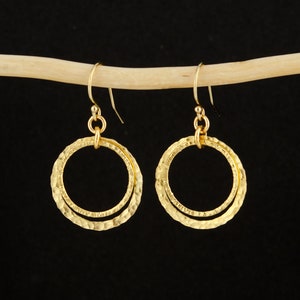 Textured Gold Circles Earrings, Hammered Gold Dangle Earrings, 14K Gold Filled Earrings, 14K Gold Filled Jewelry, Jewelry Gift Idea for Her