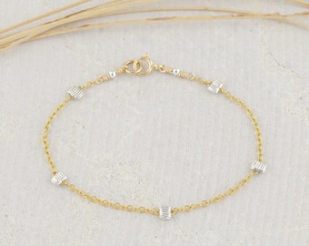 Dainty Two Tone Beaded Bracelet, Minimalist Bracelet, Mixed Metal Bracelet, Delicate Chain Bracelet, Everyday Jewelry, Minimalist Jewelry