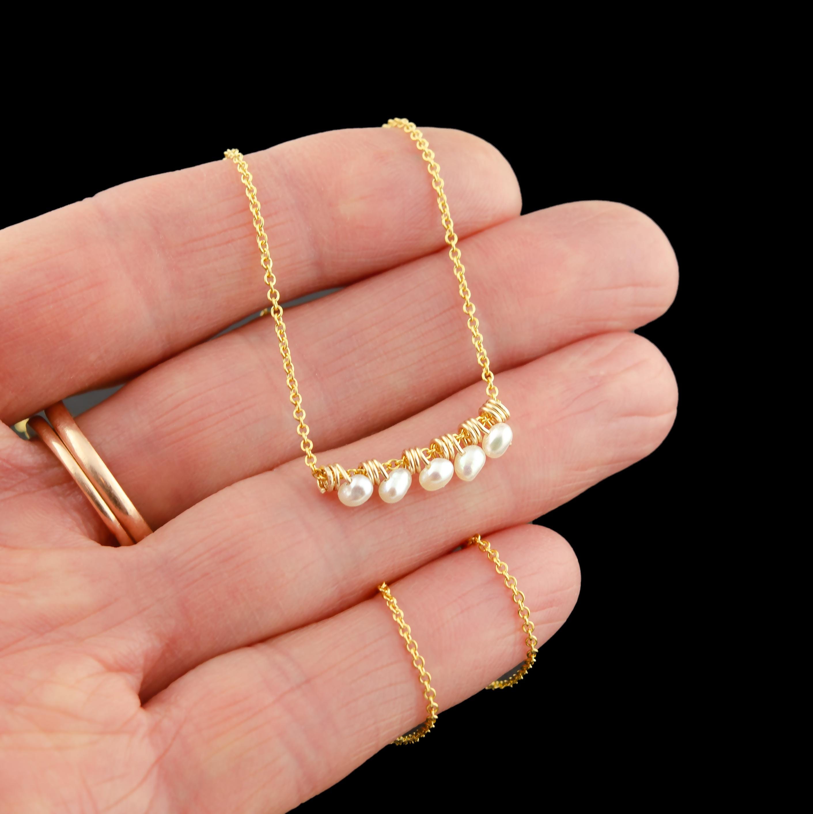 ブレスレット LESS IS MORE fluffy pearl bar necklace Dainty Mother of Pearl Bar Necklace – Barse Jewelry