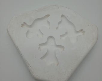 Vintage 1984 Dona's #38 Miniature Ghost Magnet Ornament Halloween Set 3 Figurine Plaster Ceramic Porcelain Sprig Press Flat Pour Open Mold