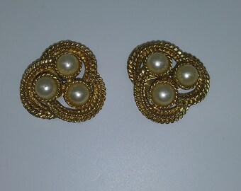 Vintage Janbro Gold Tone Faux Pearls Trio Cluster Shoe Clips Celtic Love Knot Twisted Rope
