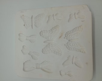 Vintage 1976 Duncan Hobby #135 Set (10) Butterflies Bows Ornaments Magnets Applique Plaster Ceramic Porcelain Open Pour Sprig Press Mold