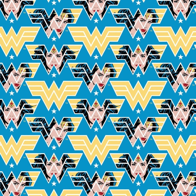 Tissu Coton Wonder Woman 1 Yard (36x44 Pouces) - Héroïnes Super-pouvoir - Rose