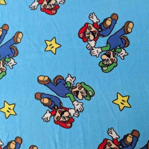 Nintendo, Mario Luigi High Five, tessuto Anti-Pill Polar tagliato su misura, Springs Creative, tessuto per coperte, pile blu, CP79805