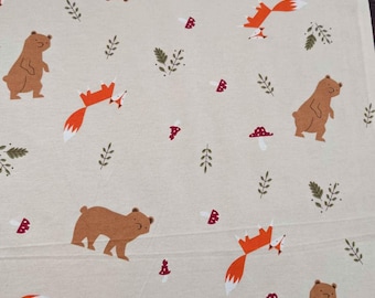 Woodland Bears & Füchse Baumwoll Flanell Stoff: Beige Forest Animal Print