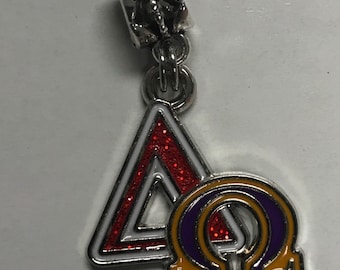 Que Delta Charm
