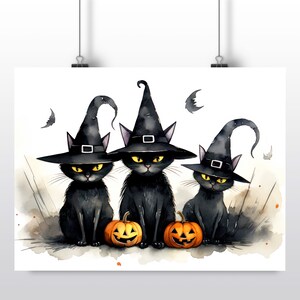 K&ouml;nnte beinhalten: Drei schwarze Katzen mit Hexenh&uuml;ten und orangefarbenen Jack-o'-Lantern-K&uuml;rbissen. Aquarellmalerei auf wei&szlig;em Hintergrund.