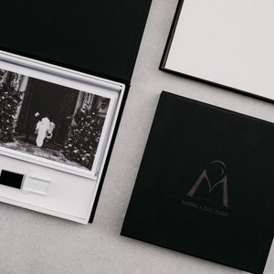 Caja para fotografías y memoria USB personalizada con nombres, regalo de boda