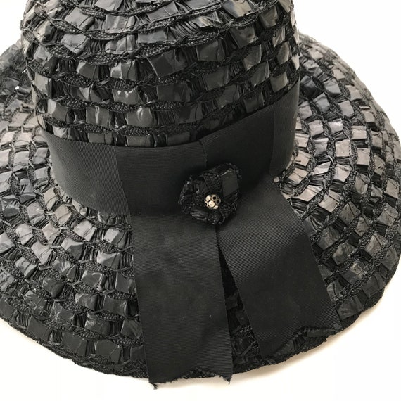 Vintage 1960s Black Straw Hat: Grosgrain Ribbon Flower  display picture 1