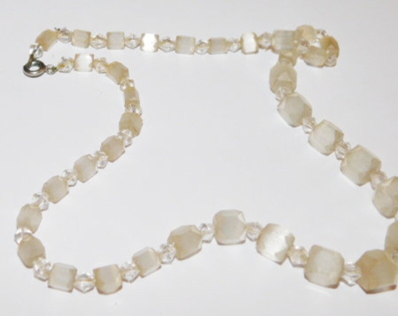 Vintage Frosted Cut Glass Single Strand Beaded Necklace