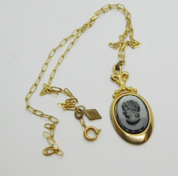 Vintage Sarah Coventry Evening Profile Necklace Black Cameo - Vintage Sarah Coventry Pendant Vintage Sarah Coventry Evening Profile Necklace Black Cameo - Vintage Sarah Coventry Pendant