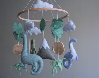 Baby mobile dinosaurs Jurassic mobile  Dinosaur themed nursery decor Felt animals mobile baby boy  Hanging mobile Dino baby shower gift