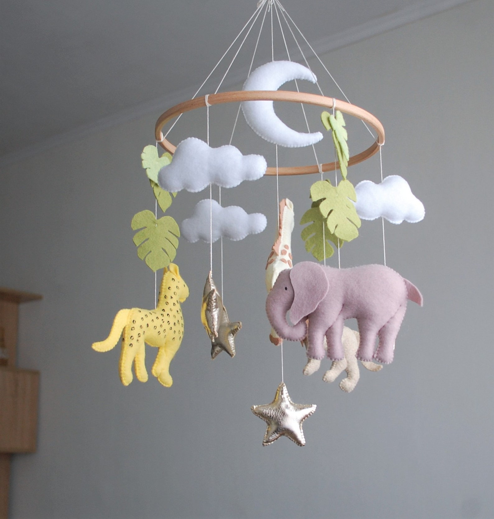 Safari bébé mobile Jungle nursery décor Felt crib mobile Etsy