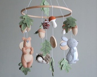 Móvil de fieltro con motivos de bosque para bebés, decoración para guardería infantil con diseño de bosque, adorno colgante de oso, conejo y erizo.