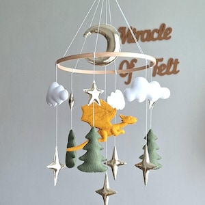 Móvil de bebé dragón de fieltro, decoración mágica de fantasía para la habitación del bebé, regalo para mamá primeriza