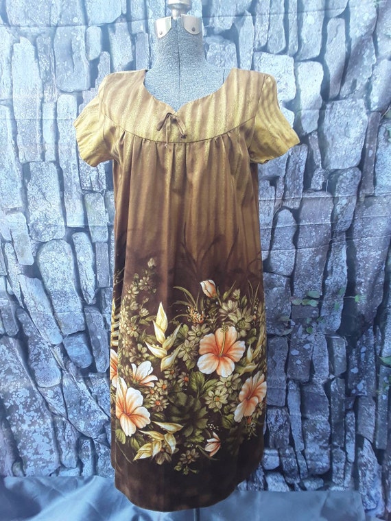 Vintage Hawaiian Print Dress Made in Hawaii Ui-Maikai Size 6