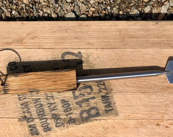 Tenedor para tostar barbacoa de barril de whisky. Madera maciza de roble. Regalos escoceses, hechos a mano en Escocia a partir de barriles de whisky escocés de malta genuina.
