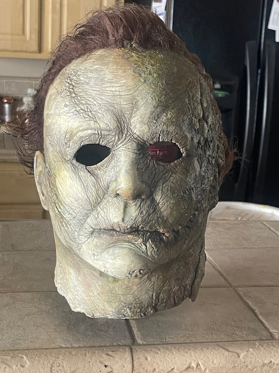 マイケルマイヤーズ　マスク Amazon.co.jp: ハロウィーンはマイケルマイヤーズのマスクを殺し