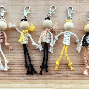 Porte-clés faits main en macramé image 1