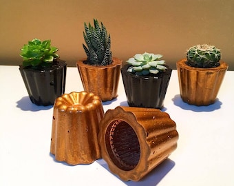 Pots canelés faits main en plâtre