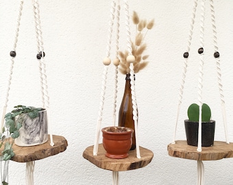 Etagères suspendues, en bois et macramé faits main