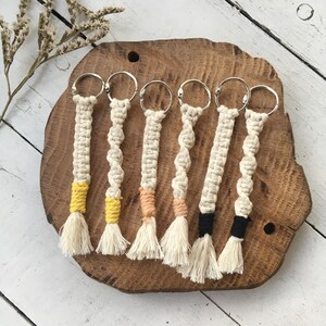 Porte-clés faits main en macramé sans perle + couleur