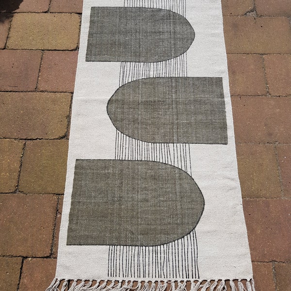 Handwoven Cotton Rug in Seventies Style Print in Gray, Christmas Gift, Girlfriend Gift, Holiday Decor