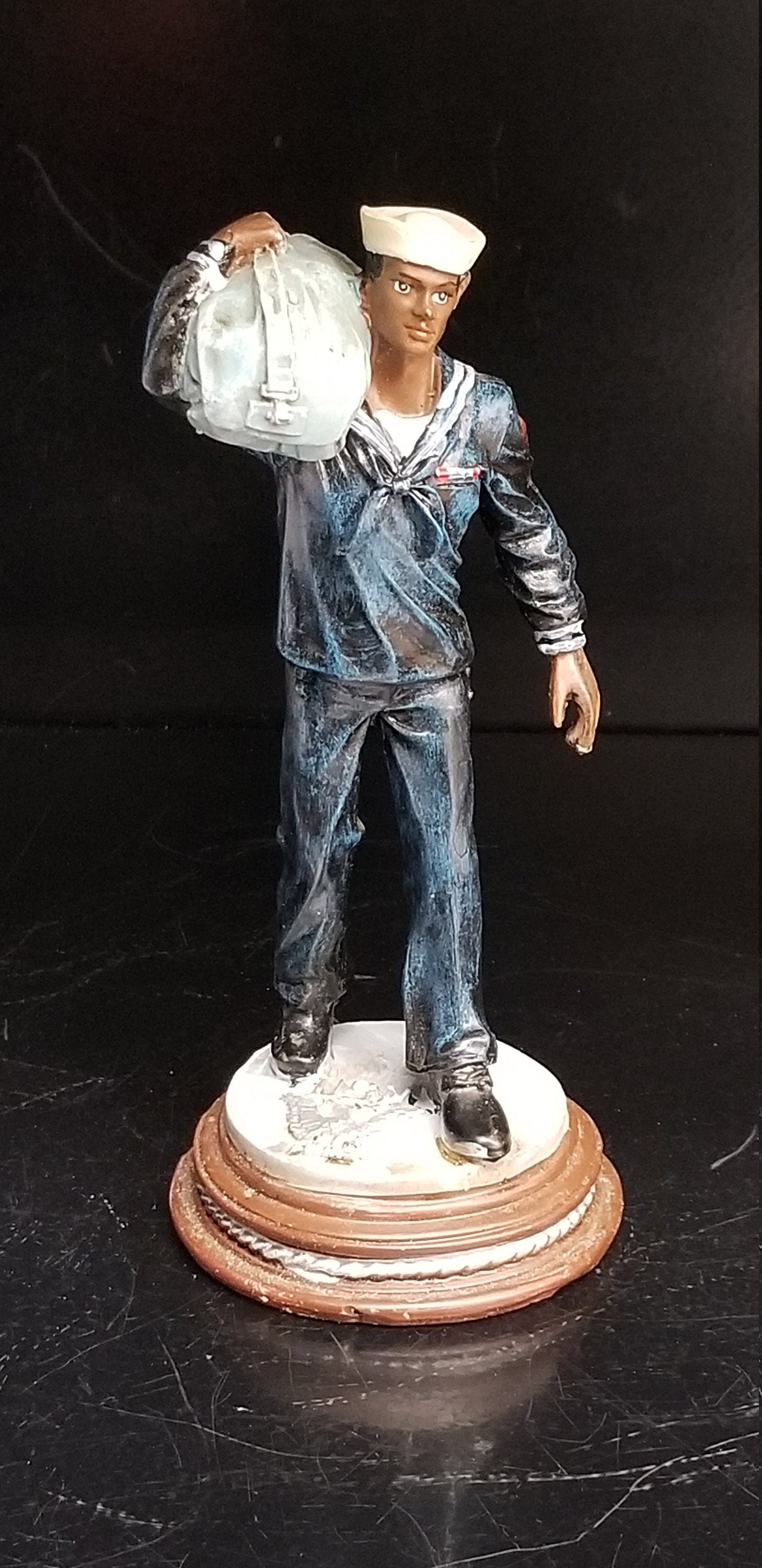 Vanmark Figurines for sale | Only 3 left at -75%