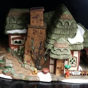 Department 56 Dickens Village Series Crooked Fence Cottage Illuminated Handpainted Cottage