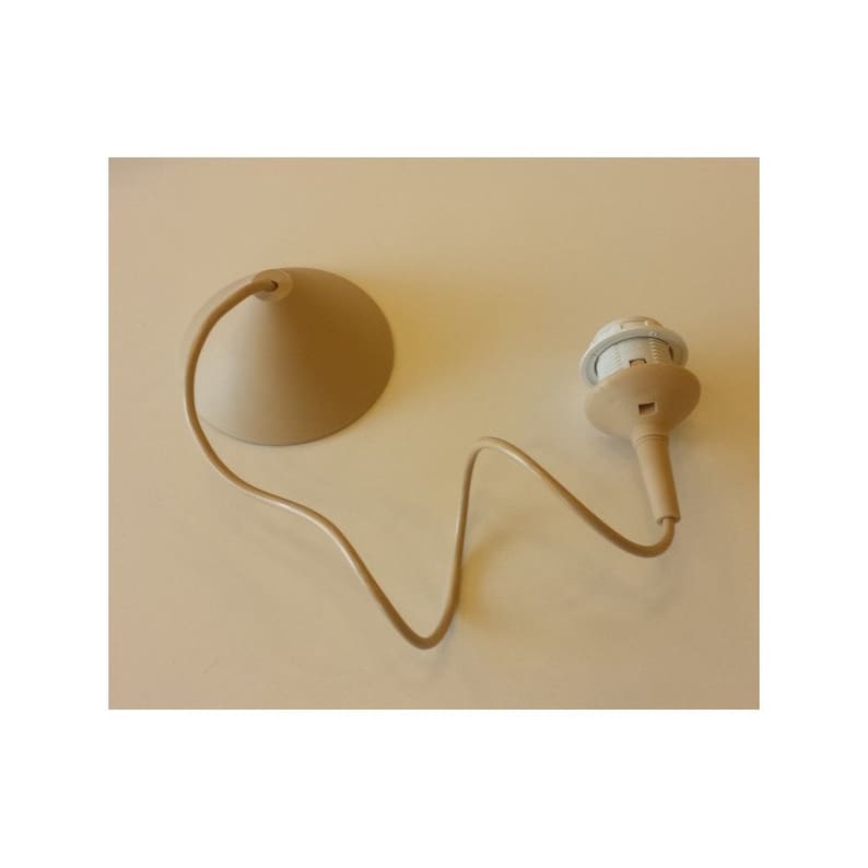May include: A beige ceiling light fitting, featuring a conical canopy and a bulb socket, connected by a beige wire. This light fitting is designed for overhead illumination.