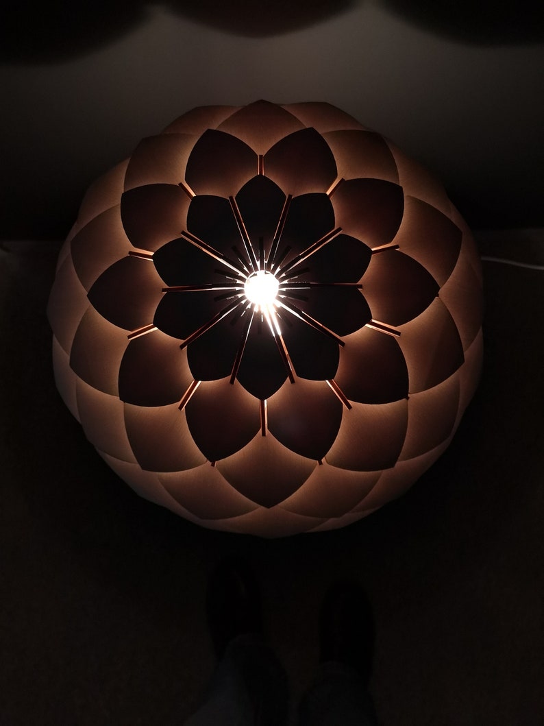 Moderne notenhouten tafellamp: Scandinavisch geïnspireerd ontwerp afbeelding 4