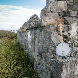 Irish Banjo, Inishmore, Aran Islands, Ireland